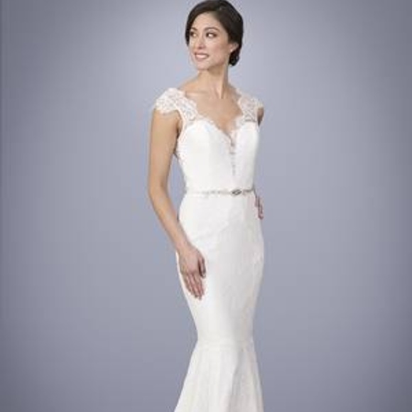 Wedding Dress - Picture 1 of 2